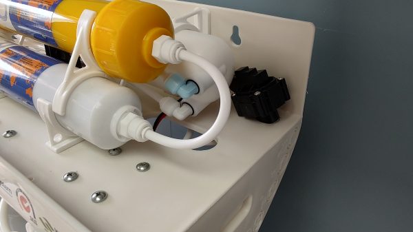 دستگاه تصفیه آب خانگی 6 مرحله‌ای ایرانی با شاسی PVC و فیلتر گیاهی - Image 8