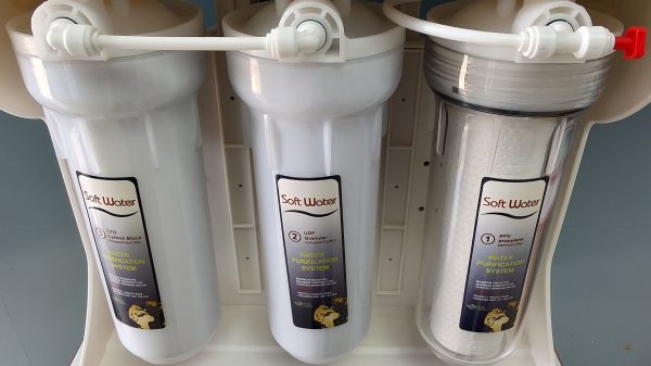 دستگاه تصفیه آب خانگی 6 مرحله‌ای ایرانی با شاسی PVC و فیلتر گیاهی - Image 3