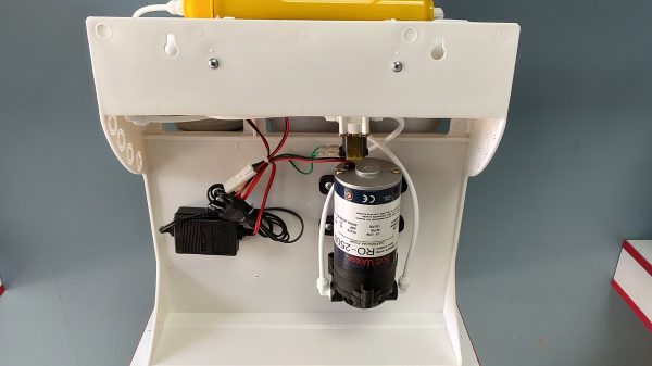 دستگاه تصفیه آب خانگی 6 مرحله‌ای ایرانی با شاسی PVC و فیلتر گیاهی - Image 4