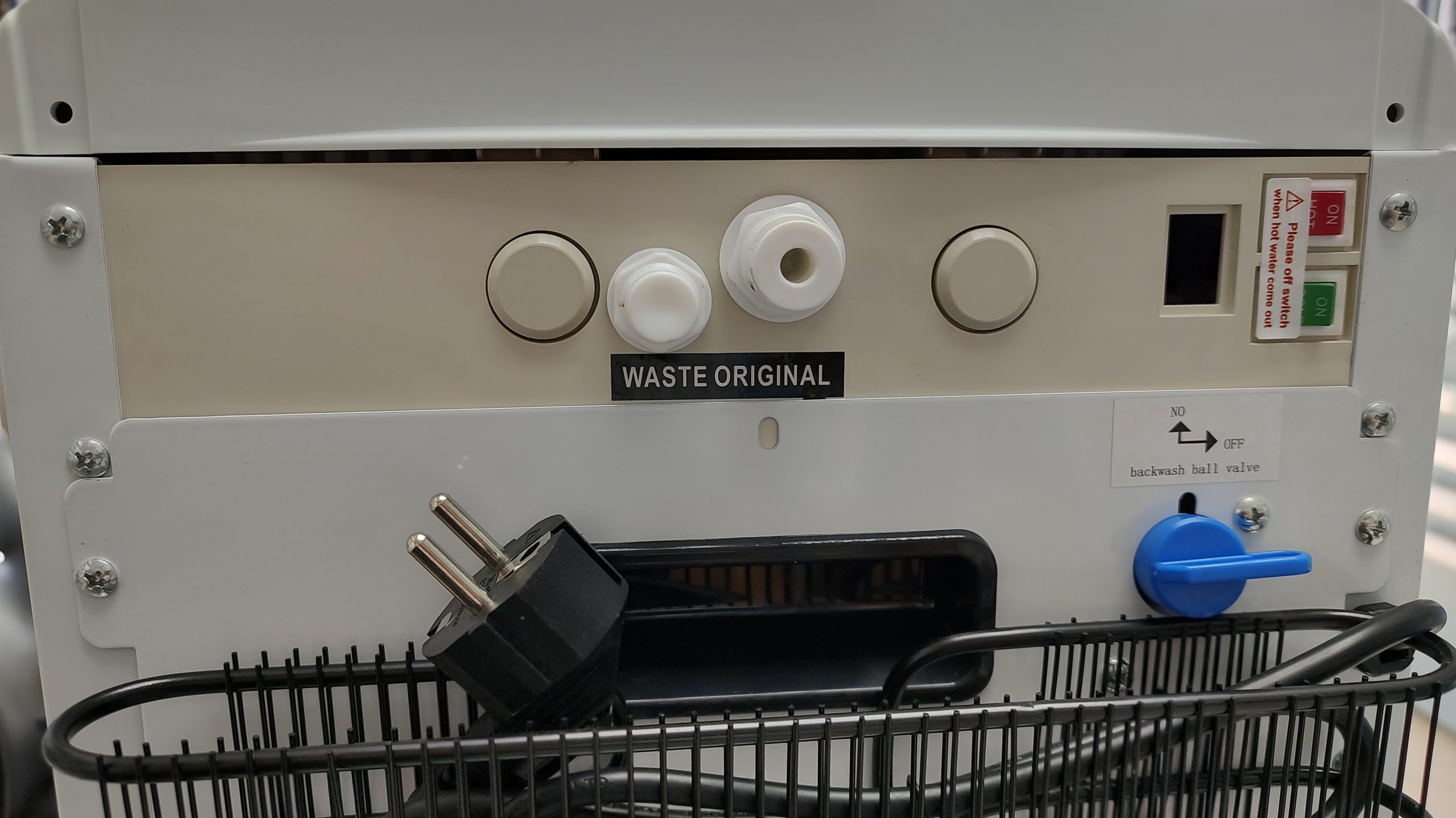 دستگاه آب سرد و جوش فلکس تک تایوان مجهز به تصفیه آب اسمز معکوس ۶ مرحلهای با قفل کودک 7 دستگاه آب سرد و جوش فلکس تک تایوان مجهز به تصفیه آب اسمز معکوس ۶ مرحلهای با قفل کودک - Image 7